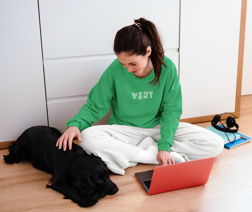UNISEX Green Sweatshirt – Effortless French-Inspired Style - KOULEURS