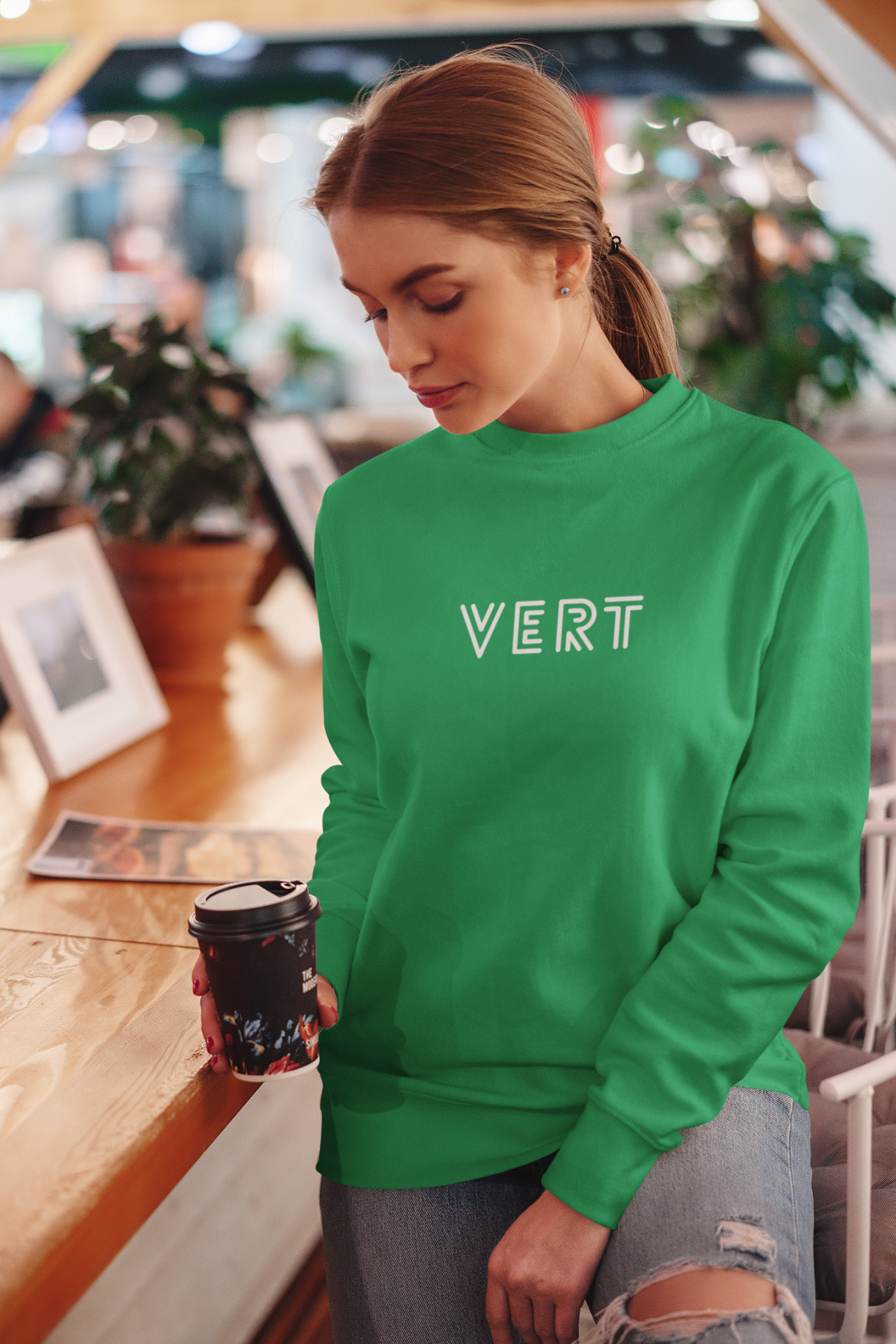 UNISEX Green Sweatshirt – Effortless French-Inspired Style